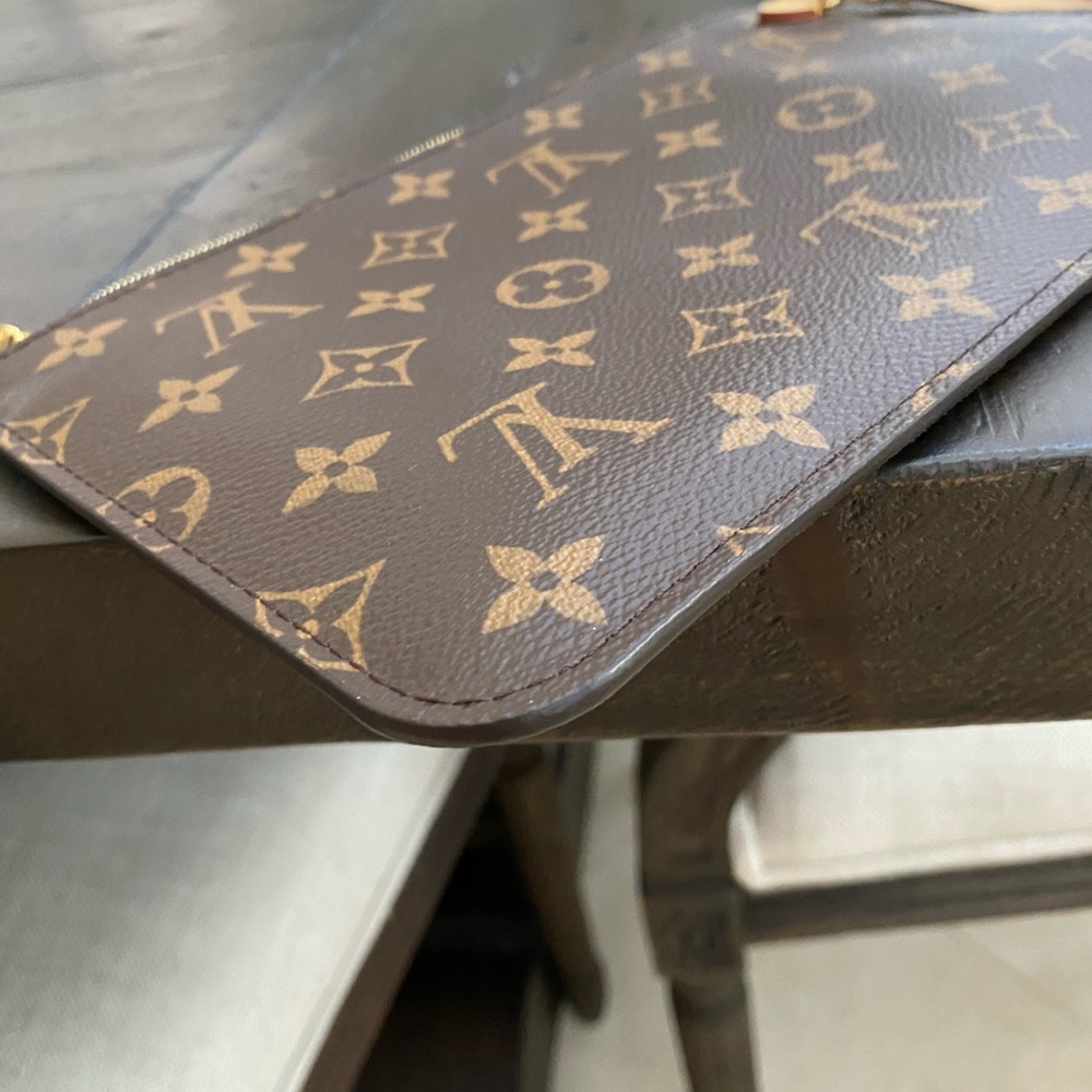Louis Vuitton Pouch - Picture 5 of 7